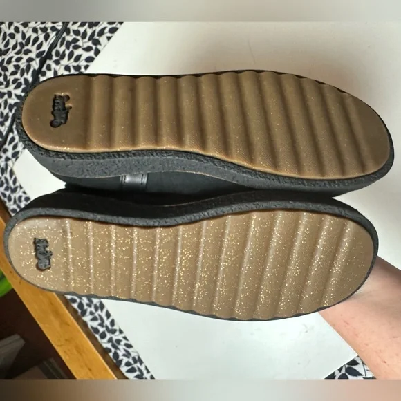 COACH ROCCASIN Black Fringe Silver Studded Suede Shearling Moccasin Boots NWOT 7 - Picture 13 of 15